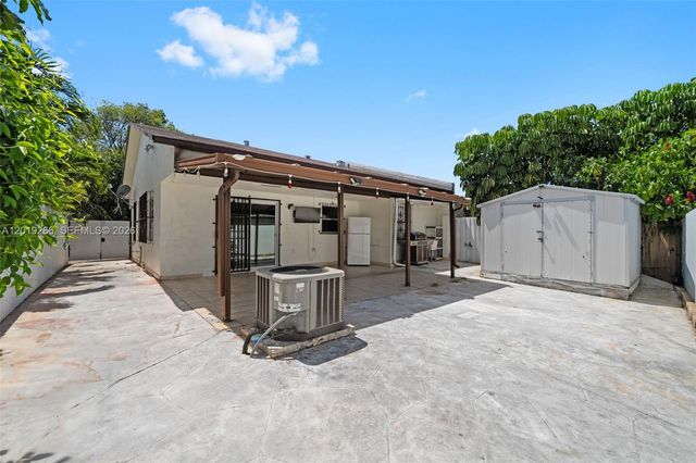 13 SW 97th Pl, Miami, FL 33174