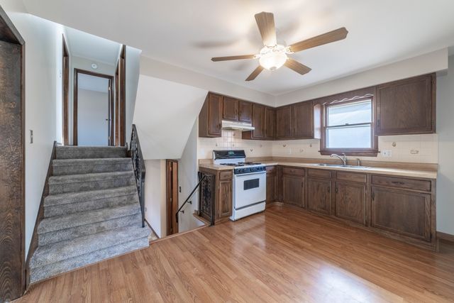 6109 Wisconsin Street, Hobart, IN 46342