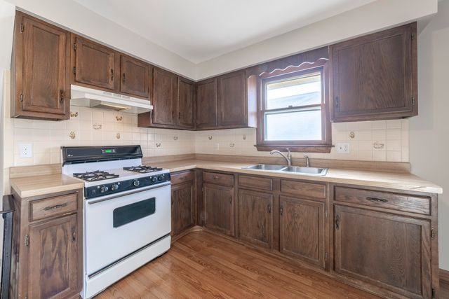 6109 Wisconsin Street, Hobart, IN 46342