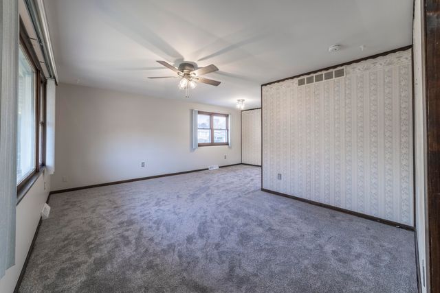 6109 Wisconsin Street, Hobart, IN 46342