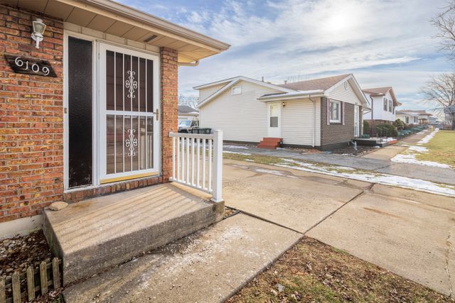 6109 Wisconsin Street, Hobart, IN 46342