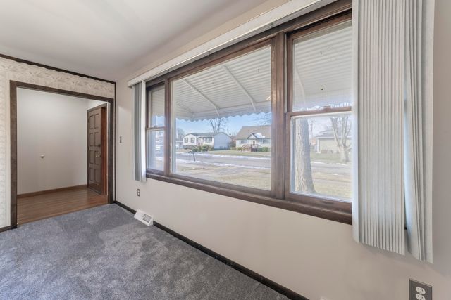 6109 Wisconsin Street, Hobart, IN 46342