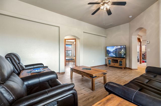 41 Inspiration Drive, Los Lunas, NM 87031