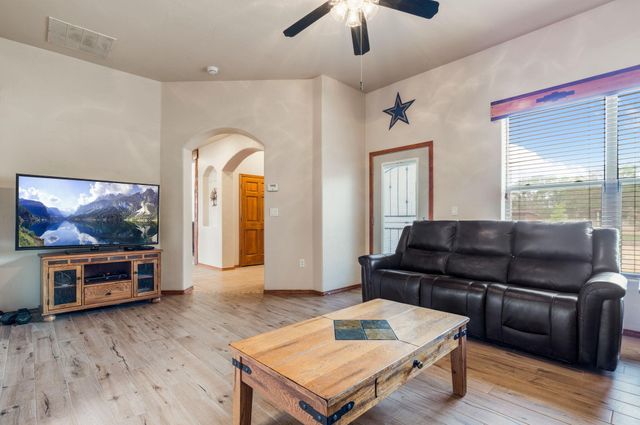 41 Inspiration Drive, Los Lunas, NM 87031
