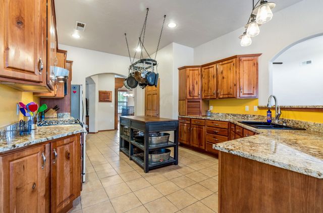 41 Inspiration Drive, Los Lunas, NM 87031