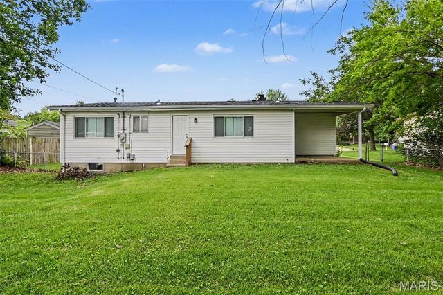1307 Claudine Drive, St Louis, MO 63138