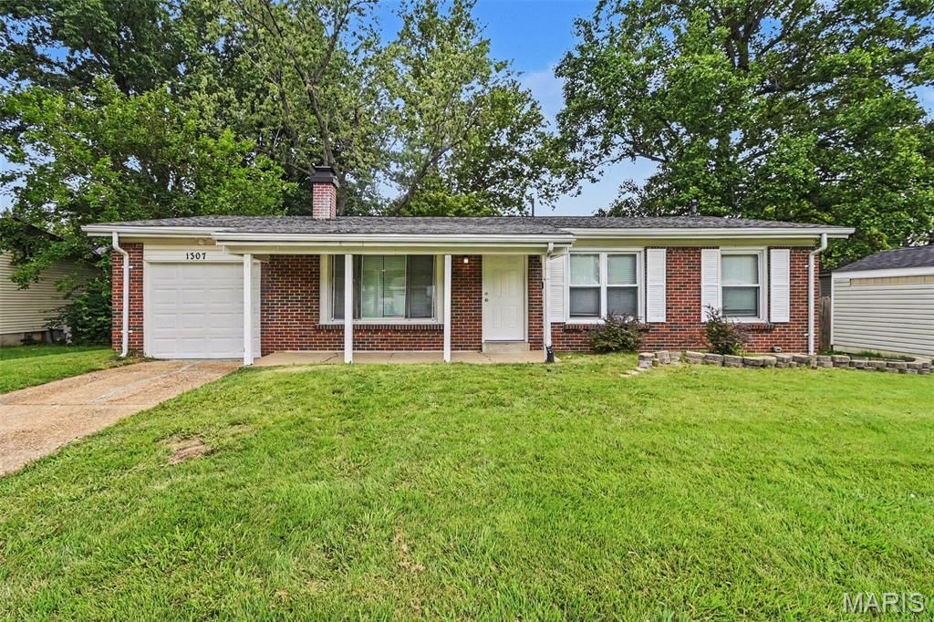 1307 Claudine Drive, St Louis, MO 63138
