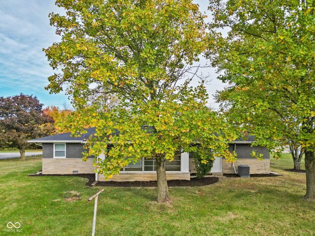 5832 S High School Road, Indianapolis, IN 46221