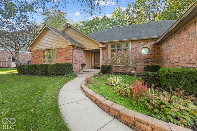 948 Silver Creek Way, Greenwood, IN 46142