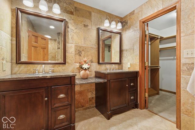 948 Silver Creek Way, Greenwood, IN 46142