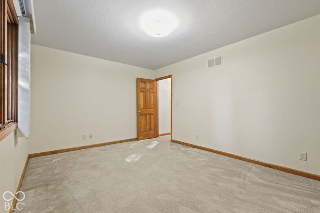 948 Silver Creek Way, Greenwood, IN 46142
