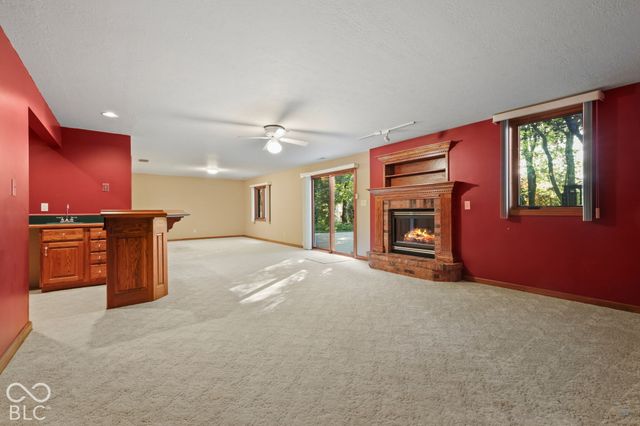 948 Silver Creek Way, Greenwood, IN 46142