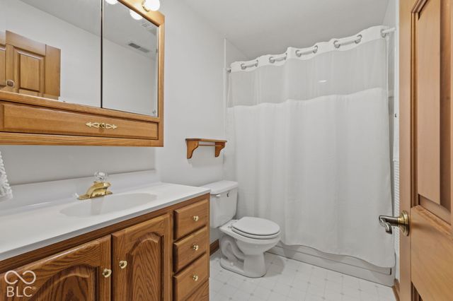 948 Silver Creek Way, Greenwood, IN 46142