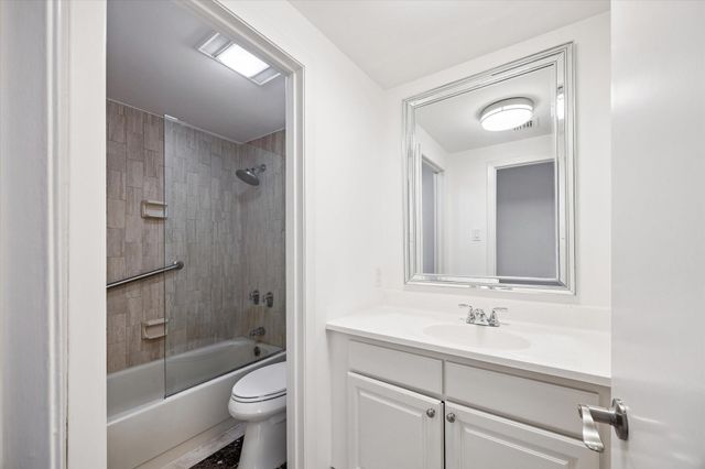 49 Briar Hollow Lane 101, Houston, TX 77027