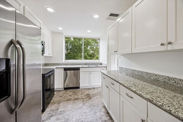49 Briar Hollow Lane 101, Houston, TX 77027