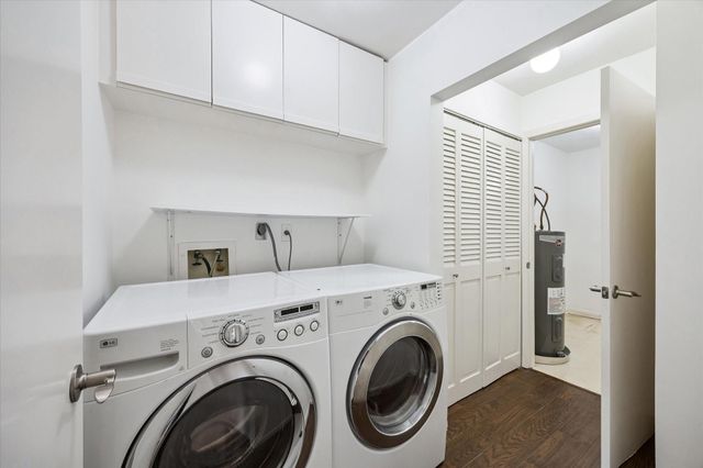 49 Briar Hollow Lane 101, Houston, TX 77027