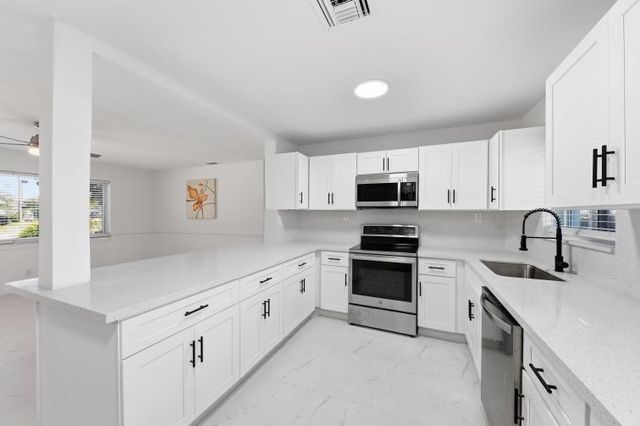 1115 S Seacrest Boulevard, Boynton Beach, FL 33435