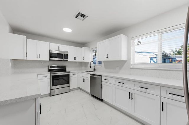 1115 S Seacrest Boulevard, Boynton Beach, FL 33435