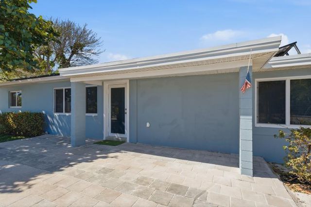 1115 S Seacrest Boulevard, Boynton Beach, FL 33435