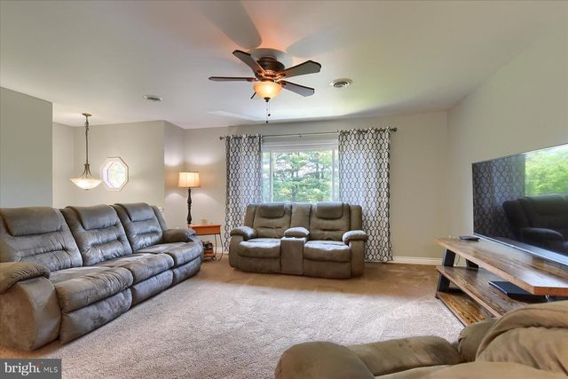 30 WESTER LAU DR, Dillsburg, PA 17019