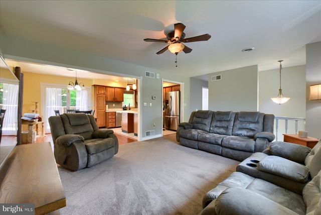 30 WESTER LAU DR, Dillsburg, PA 17019