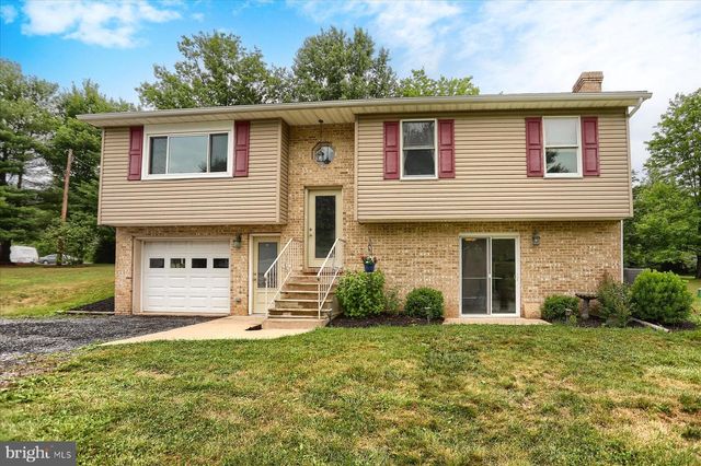 30 WESTER LAU DR, Dillsburg, PA 17019