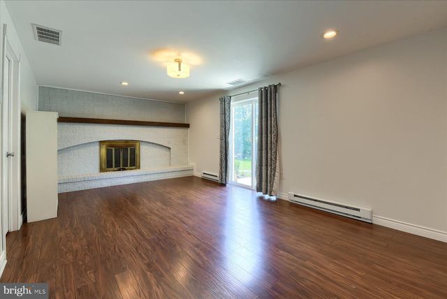 30 WESTER LAU DR, Dillsburg, PA 17019