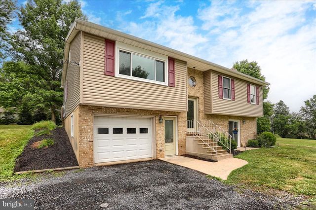 30 WESTER LAU DR, Dillsburg, PA 17019