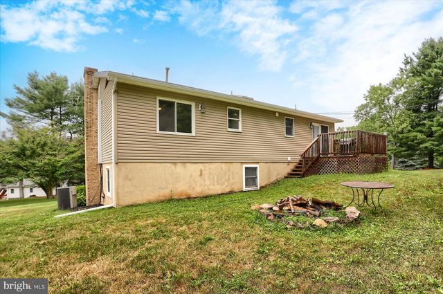 30 WESTER LAU DR, Dillsburg, PA 17019