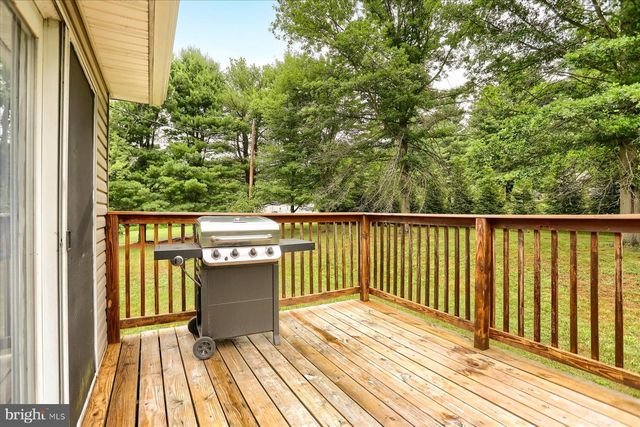 30 WESTER LAU DR, Dillsburg, PA 17019