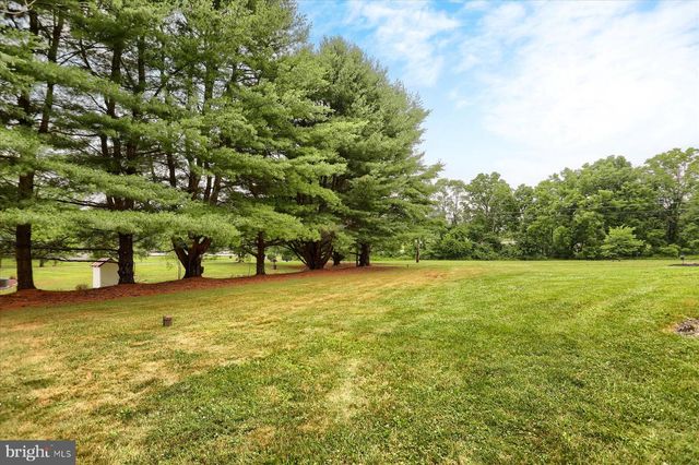 30 WESTER LAU DR, Dillsburg, PA 17019