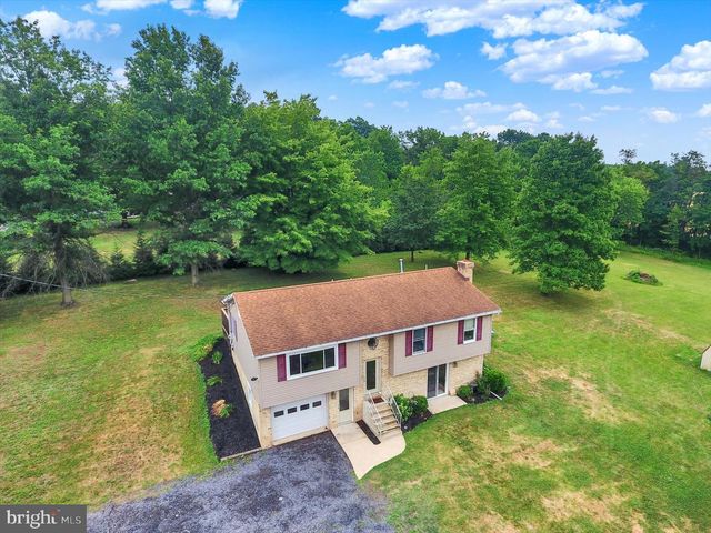 30 WESTER LAU DR, Dillsburg, PA 17019