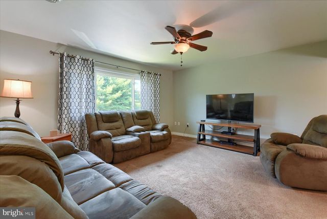 30 WESTER LAU DR, Dillsburg, PA 17019