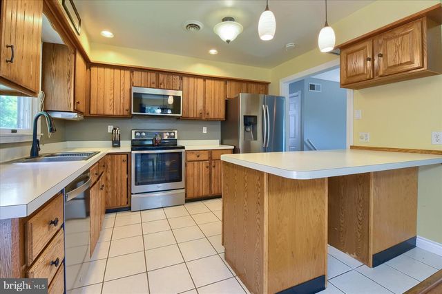 30 WESTER LAU DR, Dillsburg, PA 17019