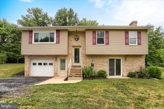 30 WESTER LAU DR, Dillsburg, PA 17019