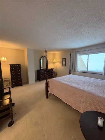 355 Bay Village Drive, Irondequoit, NY 14609