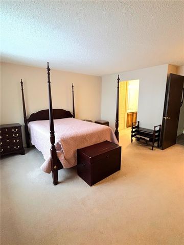 355 Bay Village Drive, Irondequoit, NY 14609