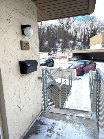 355 Bay Village Drive, Irondequoit, NY 14609