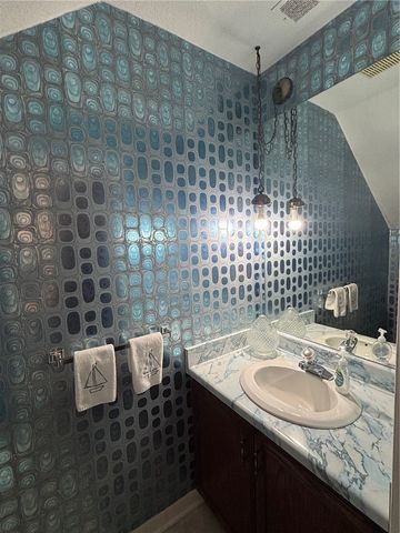 355 Bay Village Drive, Irondequoit, NY 14609