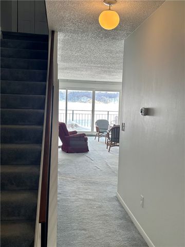 355 Bay Village Drive, Irondequoit, NY 14609