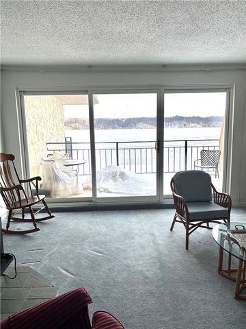 355 Bay Village Drive, Irondequoit, NY 14609