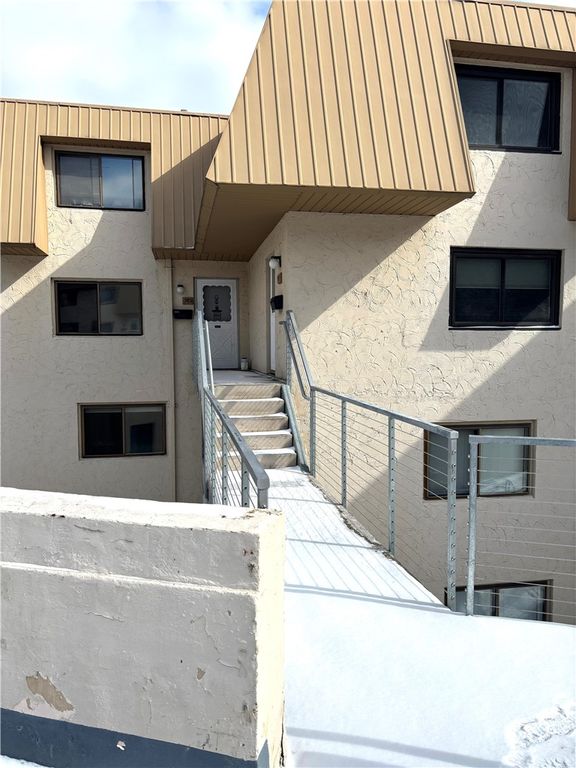 355 Bay Village Drive, Irondequoit, NY 14609