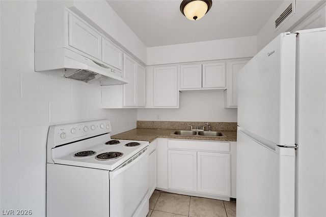 585 South Royal Crest Circle 16, Las Vegas, NV 89169