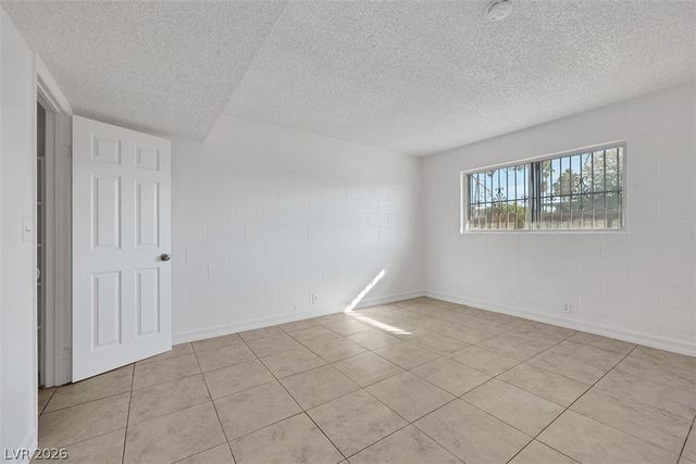 585 South Royal Crest Circle 16, Las Vegas, NV 89169