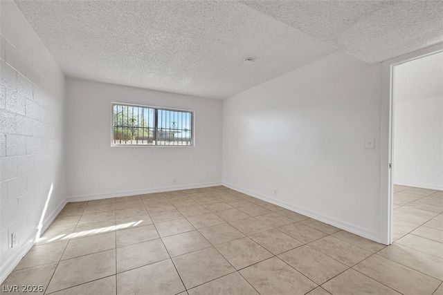 585 South Royal Crest Circle 16, Las Vegas, NV 89169