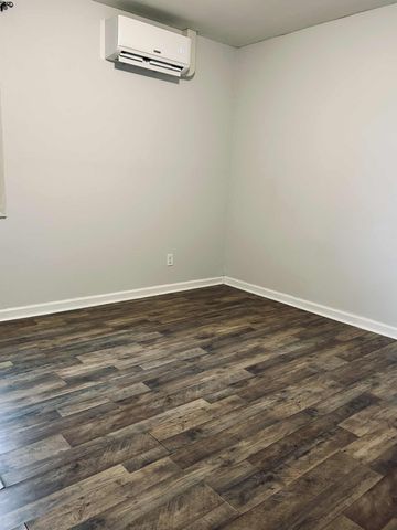 221 Burch Rd, Clarksville, TN 37042