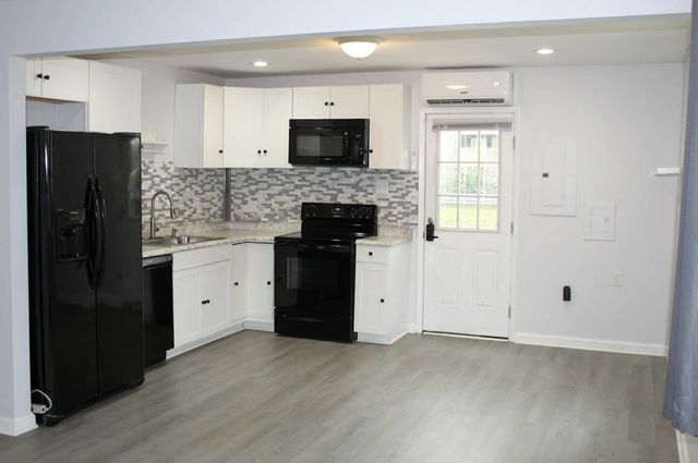 221 Burch Rd, Clarksville, TN 37042