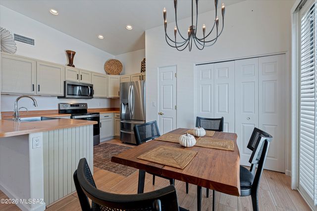 2355 W Via Di Silvio, Tucson, AZ 85741