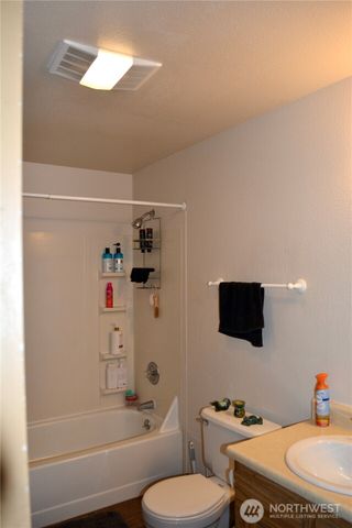 9920 132ND Street Ct E, Puyallup, WA 98373