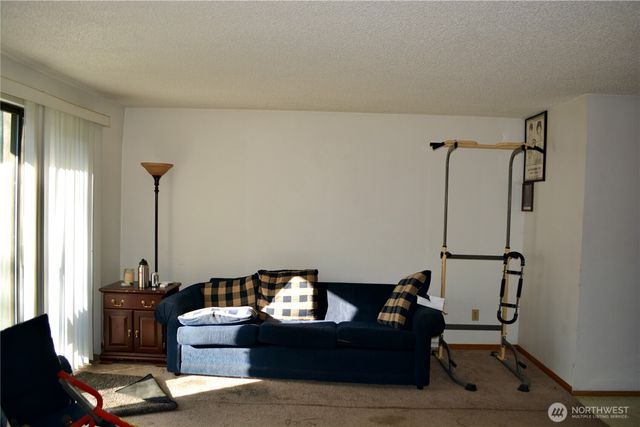 9920 132ND Street Ct E, Puyallup, WA 98373